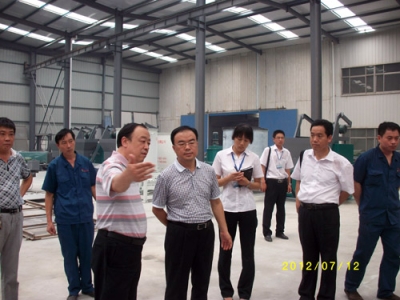 2012.7.12日李國忠教授到我公司參觀考察、指導工作